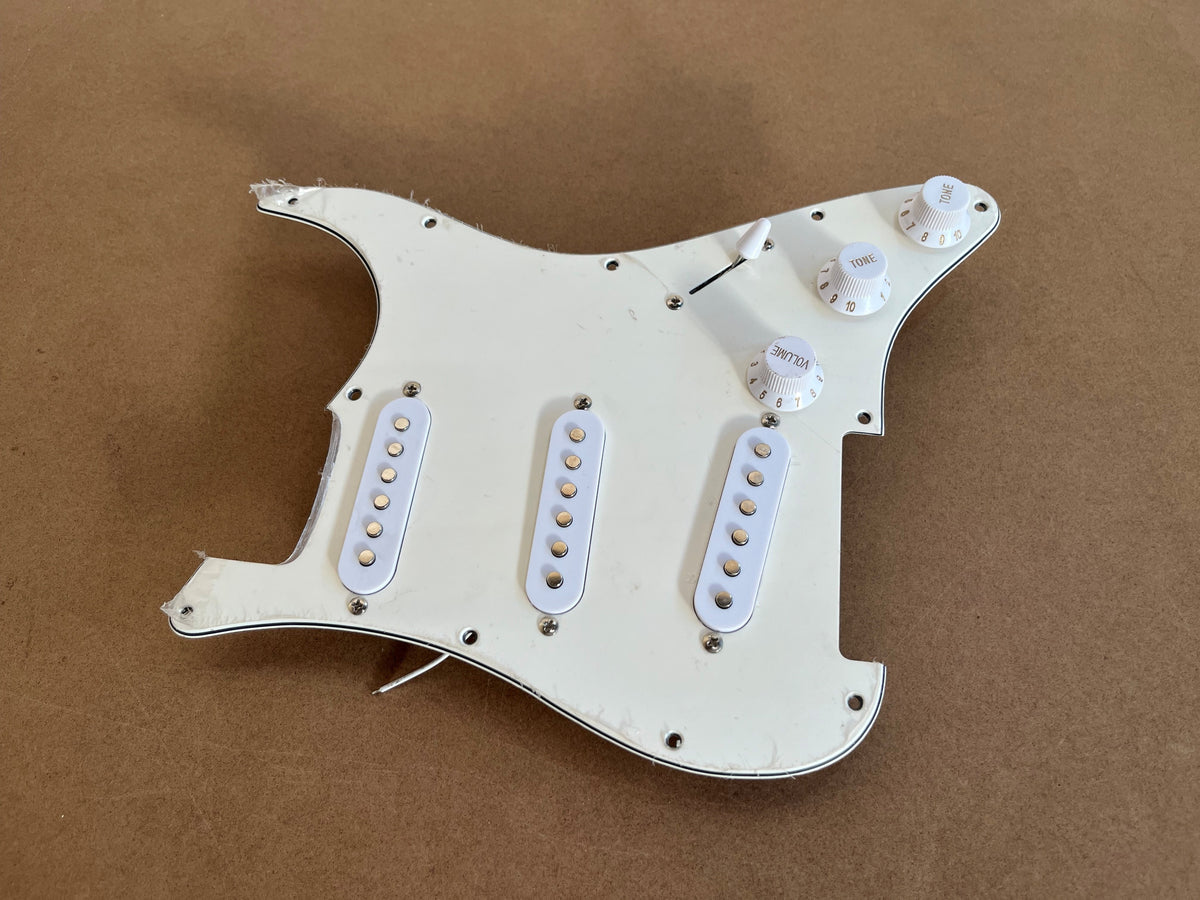 ST Loaded Pickguard - SSS - White (Vintage)