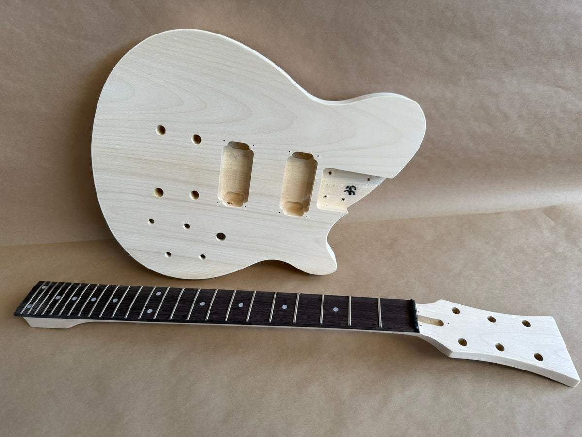 Pit Bull Guitars PBG-1 Electric Guitar Kit (with Cream Binding) - view 7